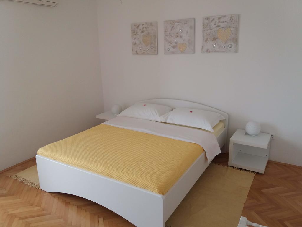 Apartments Jakovic Brela Eksteriør billede
